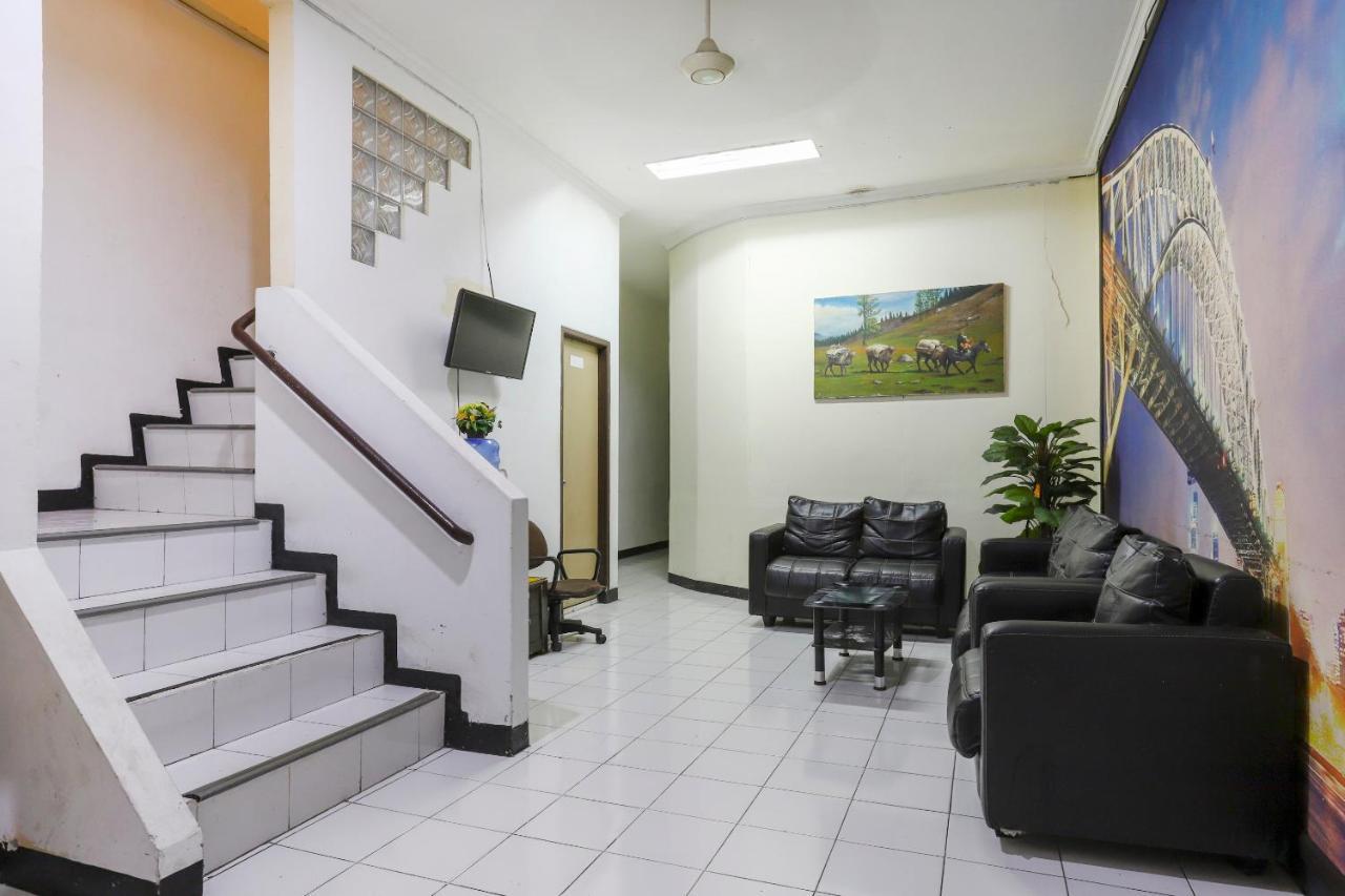 Отель Good Sleep Balikpapan Mitra Reddoorz Экстерьер фото